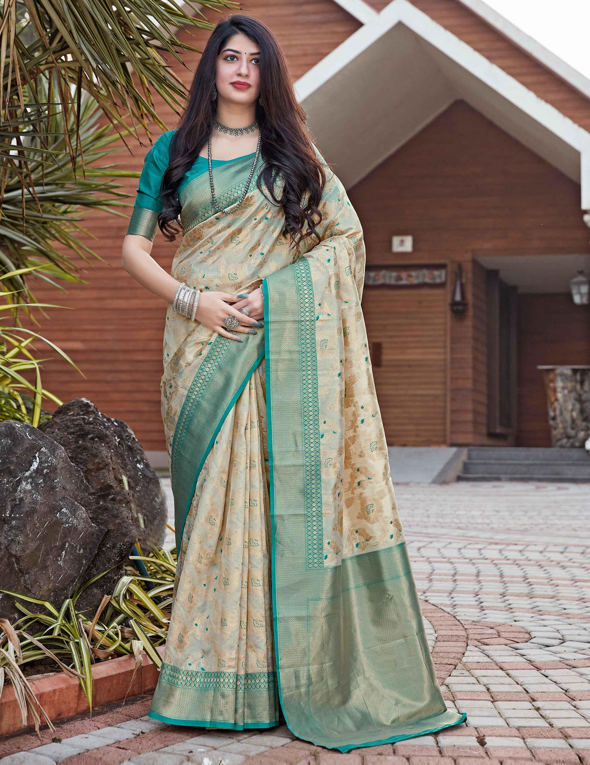 Shwet Rachna|Cream Silk Jacquard Woven Saree with Blouse